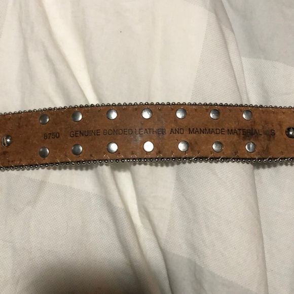 A belt - Picture 4 of 4